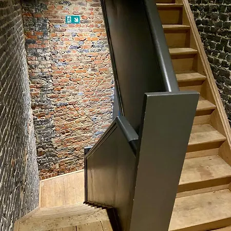 Brick 36 - Contemporary Flat With Authentic Touch شقة